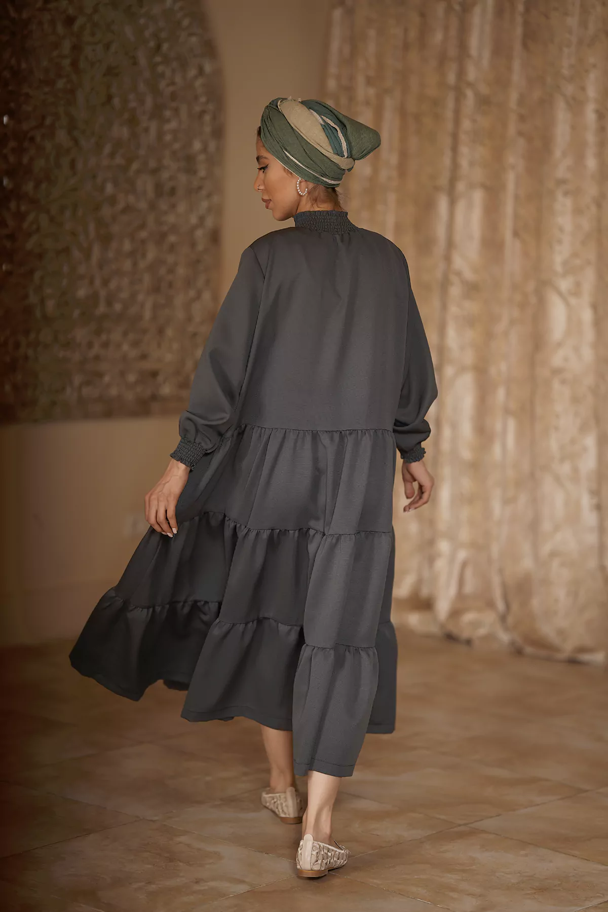 Gray kaftan with layer-layer pleated skirt with bishop sleeve - Image 2