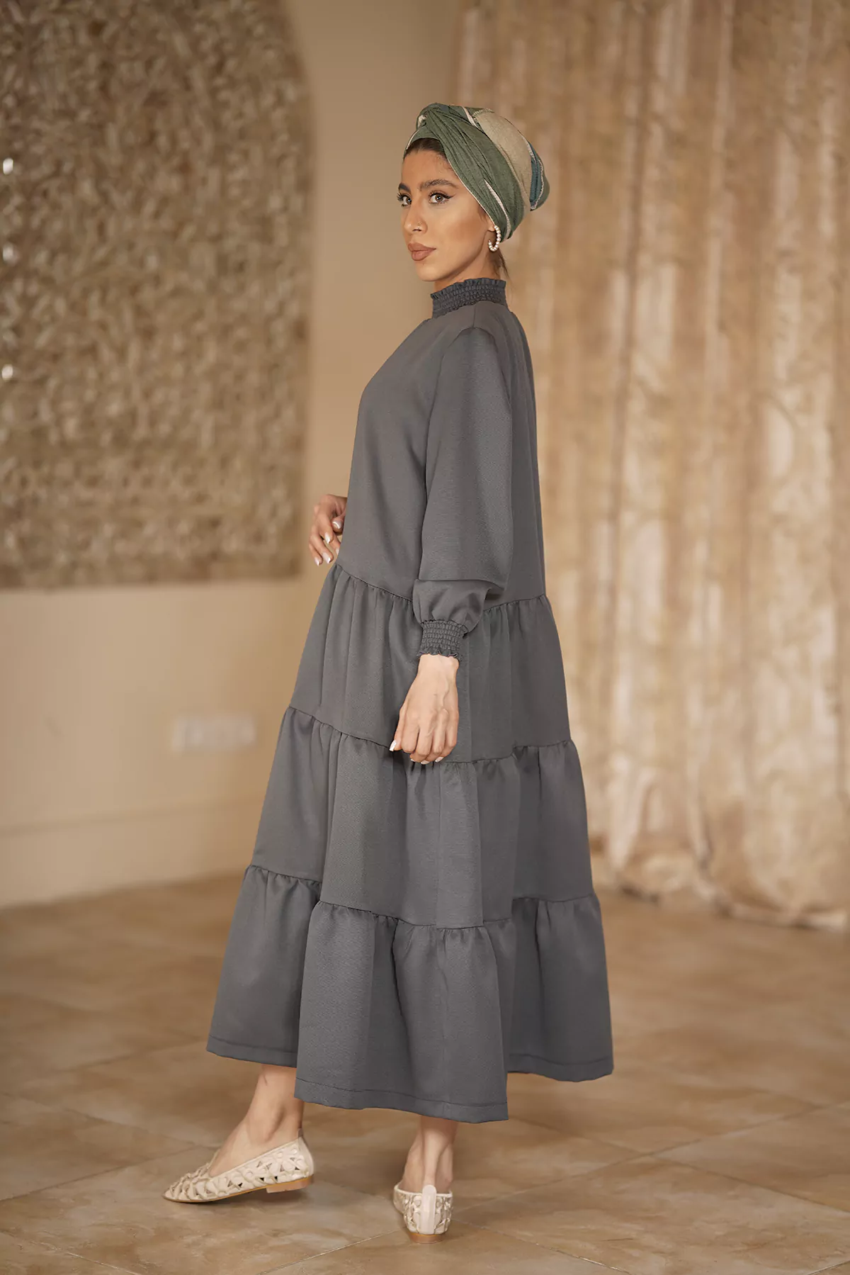 Gray kaftan with layer-layer pleated skirt with bishop sleeve - Image 3