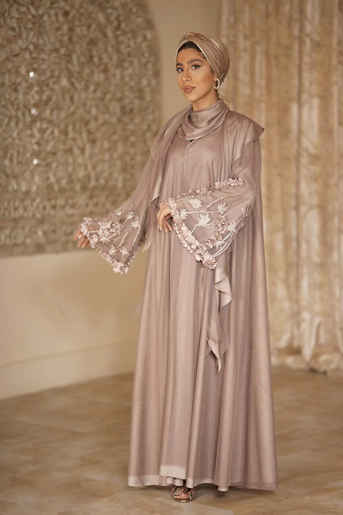 Pink Abaya with Embroidered Flowers & Tapestry