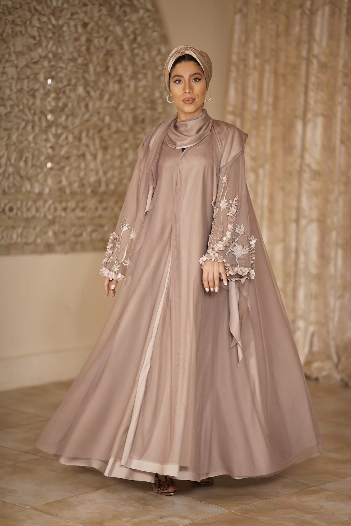 Pink Abaya with Embroidered Flowers & Tapestry - Image 2