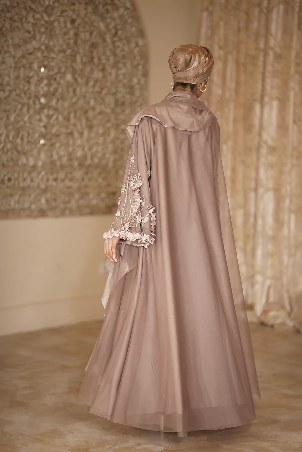 Pink Abaya with Embroidered Flowers & Tapestry - Image 3