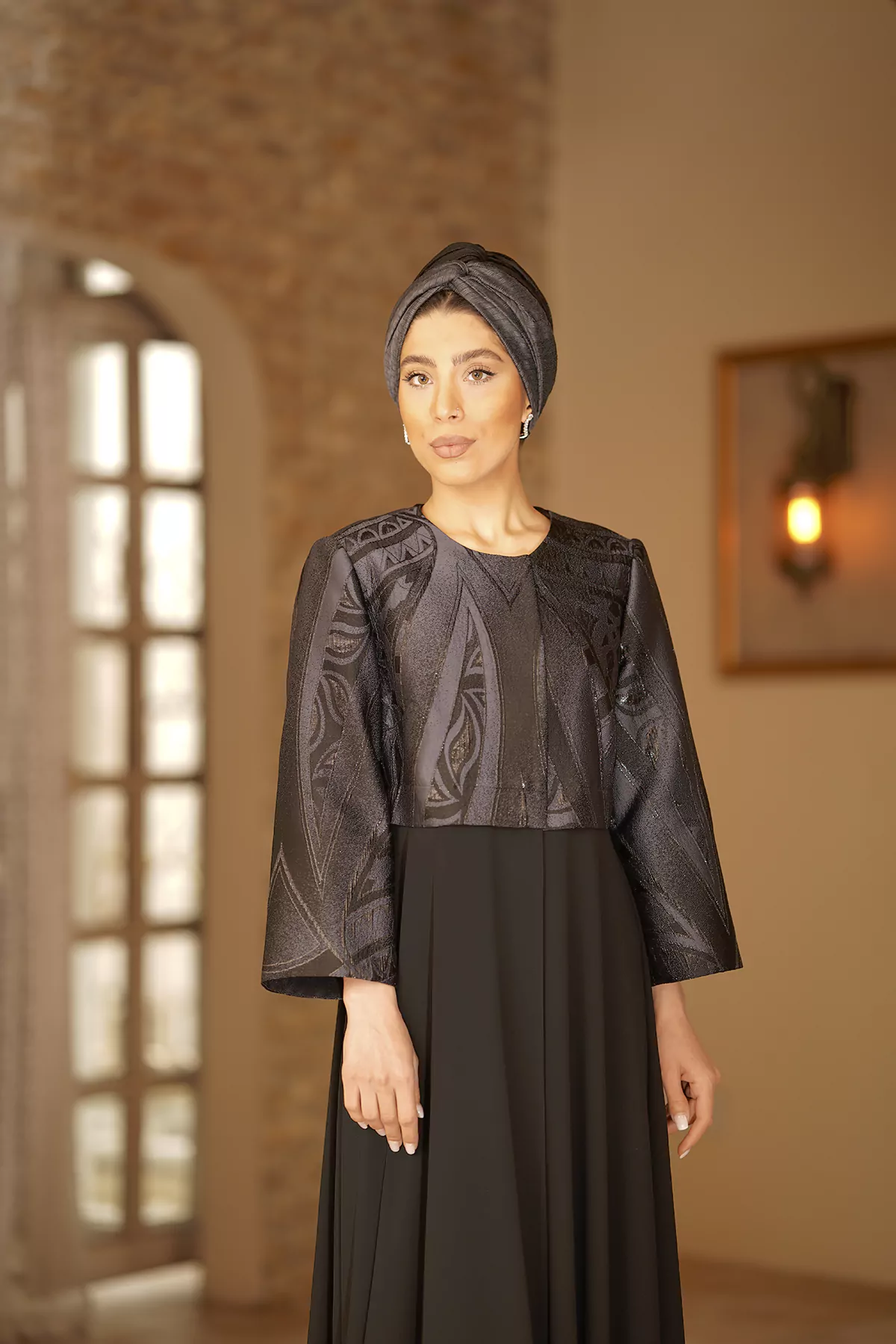 Black Abaya with Jacquard fabric & Crêpe Fabric - Image 5