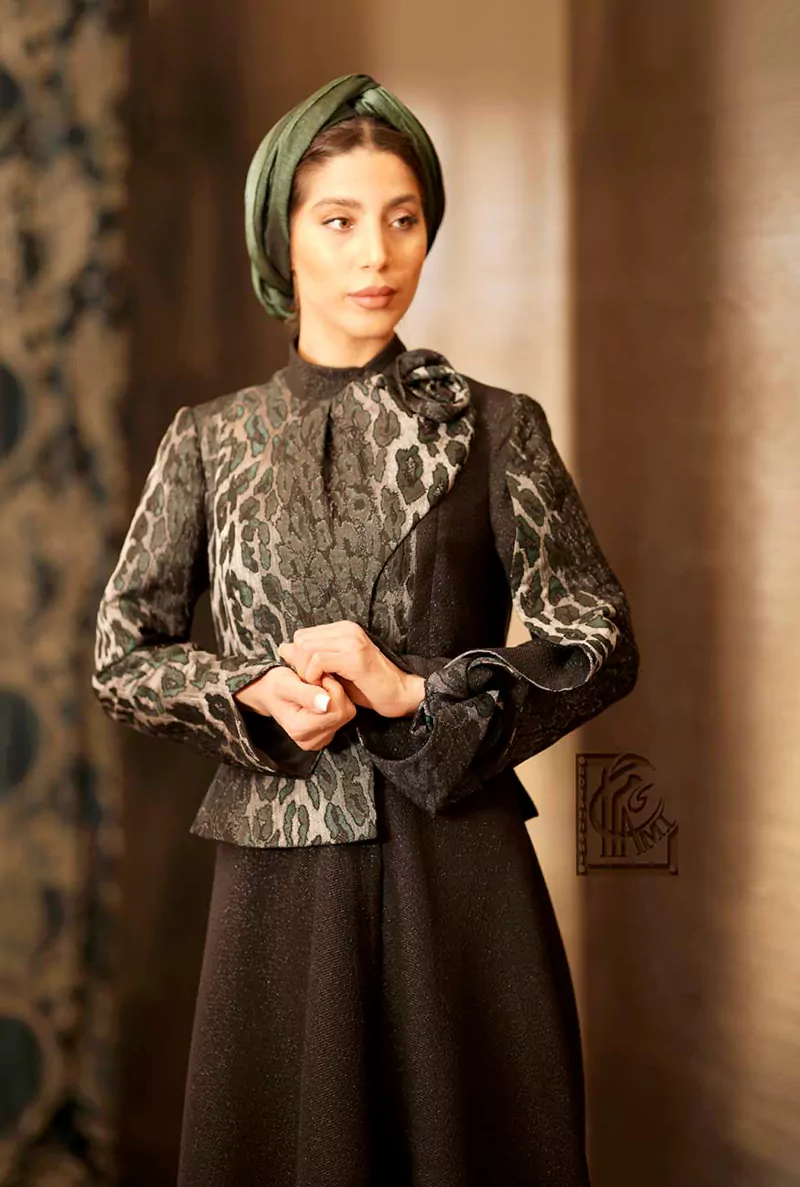 Black Abaya with Leopard Jacquard Top - Image 4