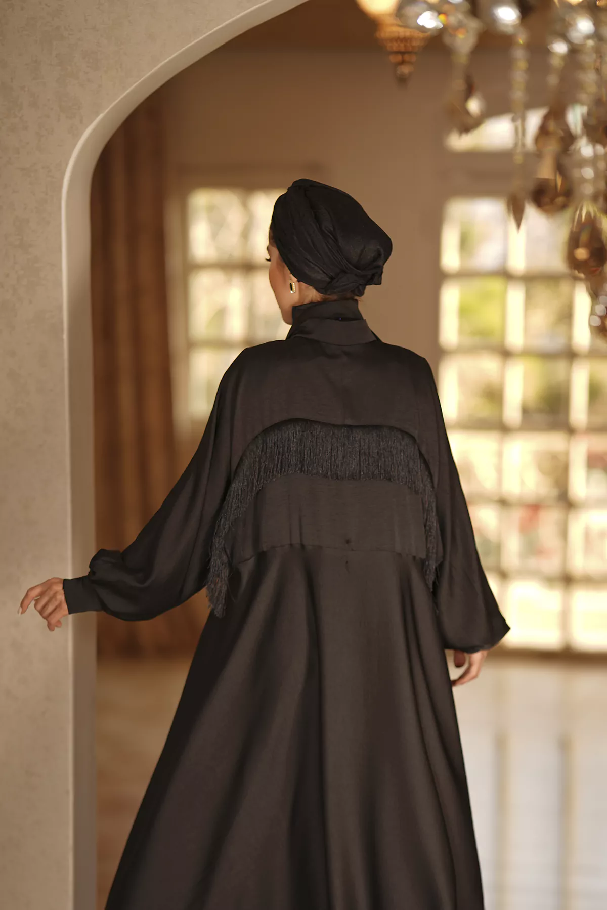 Black silk kaftan with bishop sleeves - Image 5