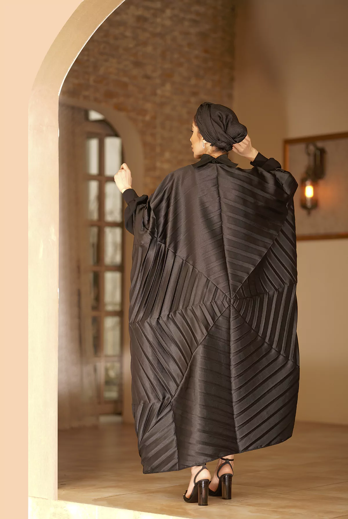 Pleated black net Abaya - Image 2