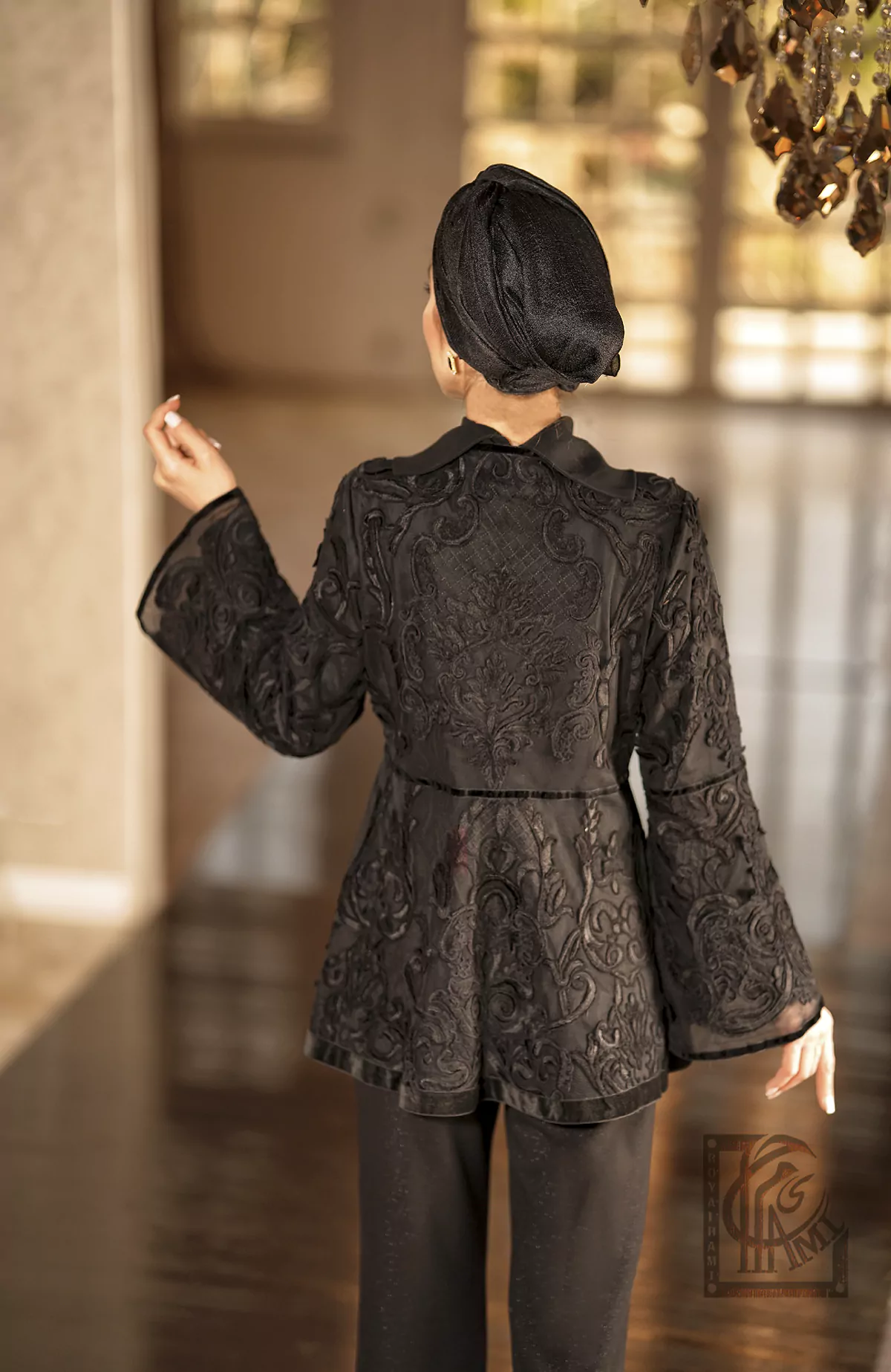 Black guipure coat - Image 3